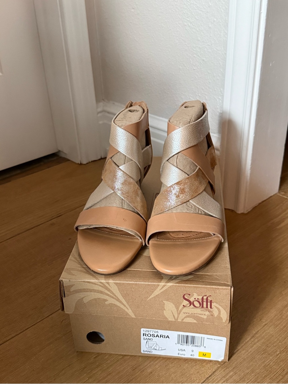 Sofft Rosaria Sand Multi-Strap Leather Sandals - Sand & Metallic